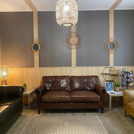 Bohobos Hostel 앙티브 외부 사진