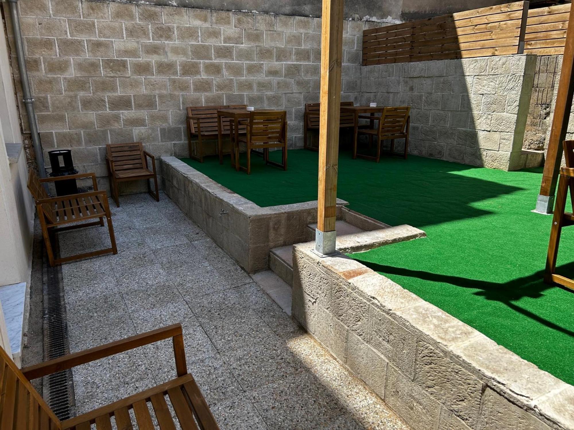 Bohobos Hostel 앙티브 외부 사진